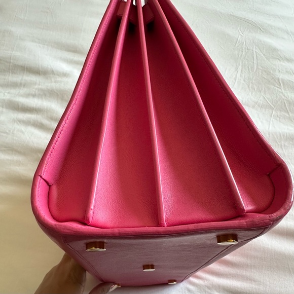 SAINT LAURENT
Calfskin Small Sac De Jour Lipstick Fuchsia - Picture 14 of 16